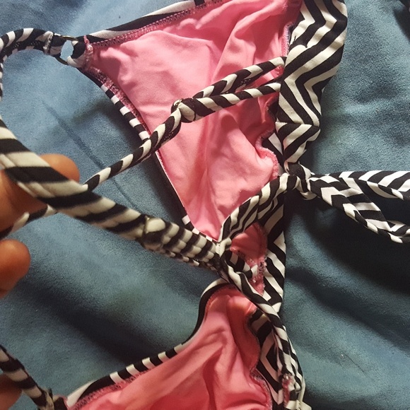 Trina Turk matching bikini top L,bottom M - Picture 3 of 3